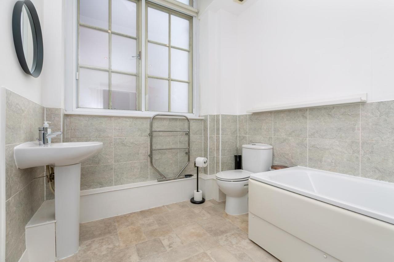 Luxury Ground Floor In Grand North Shore Sea Front Building *