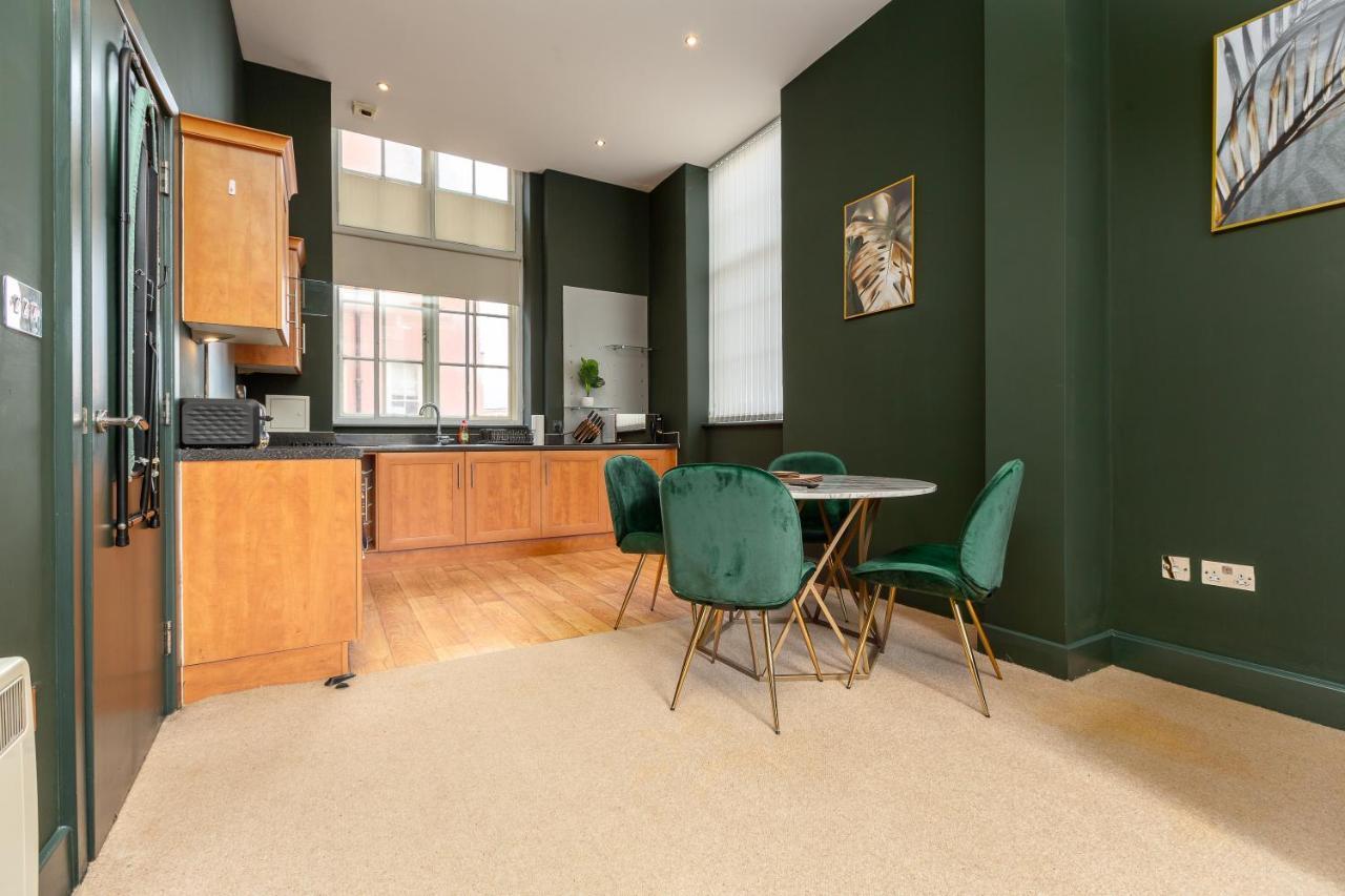 Luxury Ground Floor In Grand North Shore Sea Front Building *