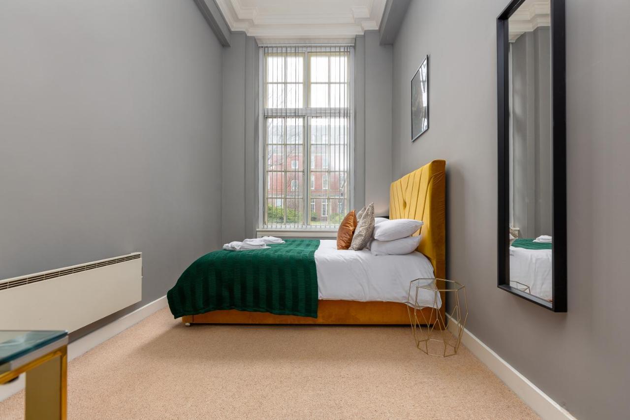 Luxury Ground Floor In Grand North Shore Sea Front Building Apartment Blackpool