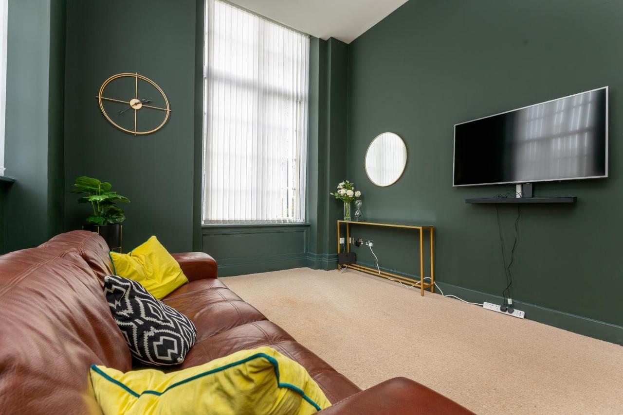 Luxury Ground Floor In Grand North Shore Sea Front Building Apartment *