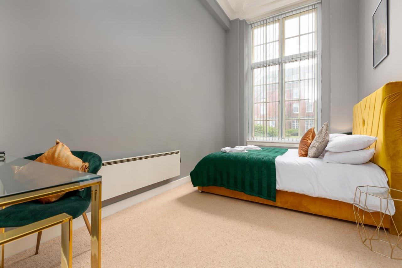 Apartment Luxury Ground Floor In Grand North Shore Sea Front Building